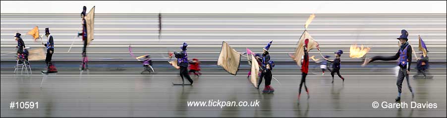 Rough Puppet Theatre Company & Symphony Orchestra (29K)